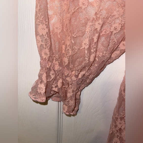 Lace Floral dress/Shirt - Picture 6 of 6